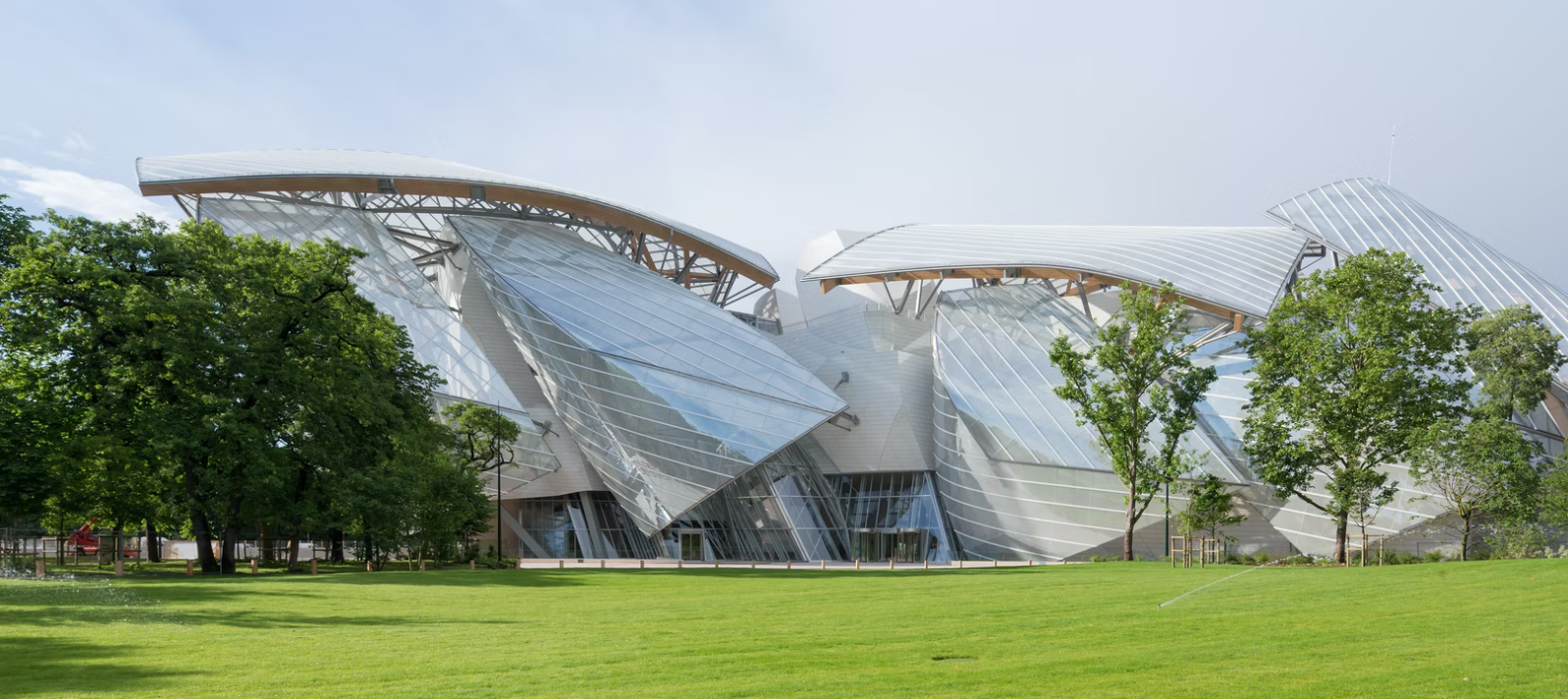 The Fondation Louis Vuitton in Paris / toothpicnations